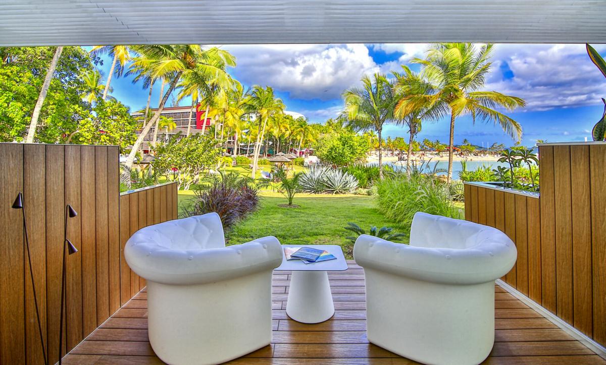 9 la-creole-beach-hotel-chambre-vue-mer-terrasse